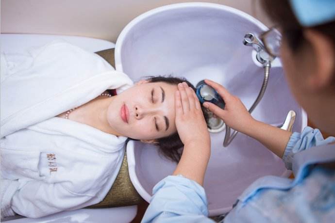 美福嘉儿：高龄产妇坐月子要特别注意哪些呢？