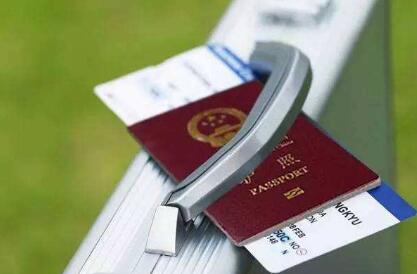 拿着白本护照可以直接去美国生孩子吗?