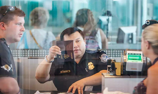 到美国生小孩好入境吗,有没有方法帮助提高通过率